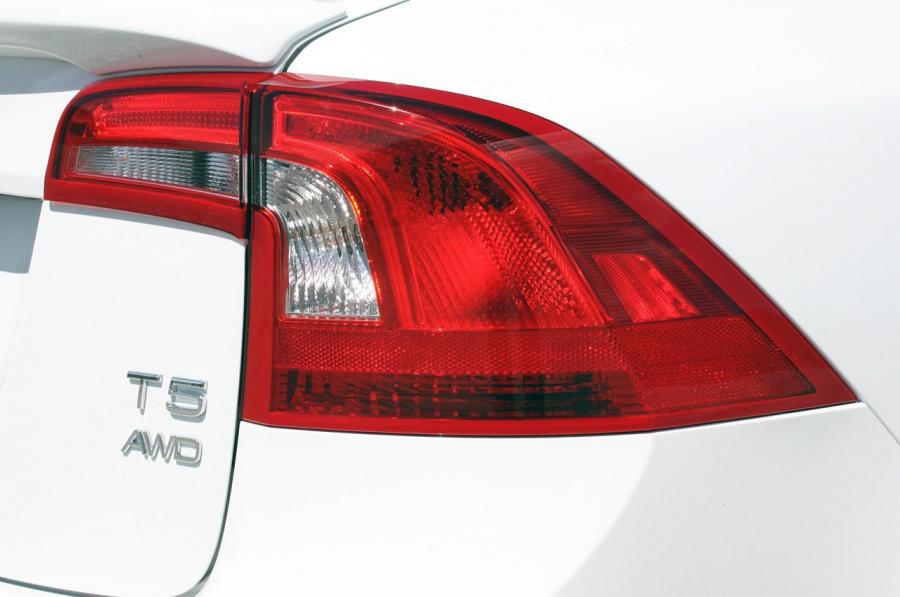  Volvo S60 T5 AWD 2013 года  (фото 33 из 40)